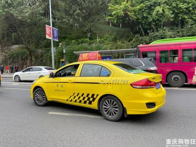 开出租车一个月可以挣多少钱（在重庆当出租车司机是怎样的体验？）