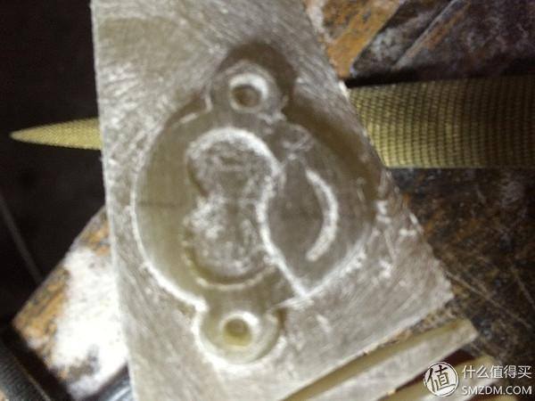 生日礼物怎么做手工（送妹纸特别的生日礼物：用刻刀工梳齿手工打造）