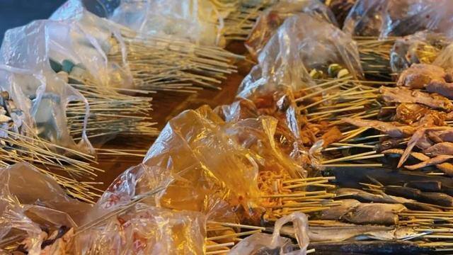 烧烤一天卖1000利润多少（吃烧烤到底能不能赚钱？）