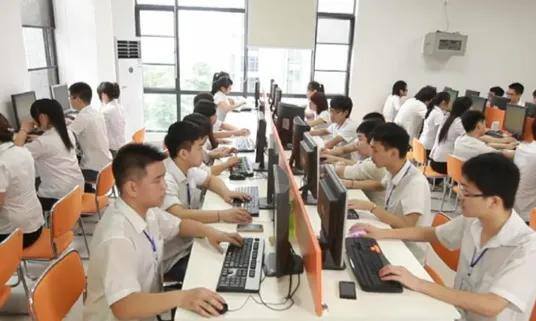 初中毕业能干什么工作（学什么专业好）