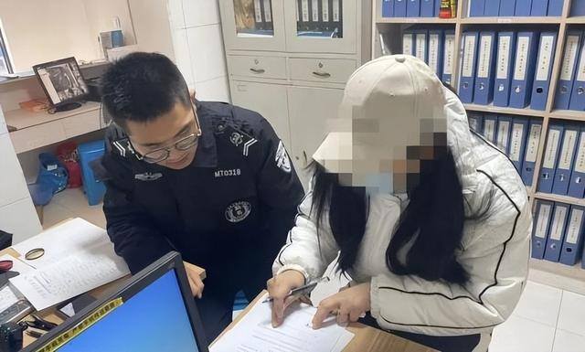 女生可以赚钱的聊天软件（“我知道对方是骗子我就想赚点小额佣金就撤”）