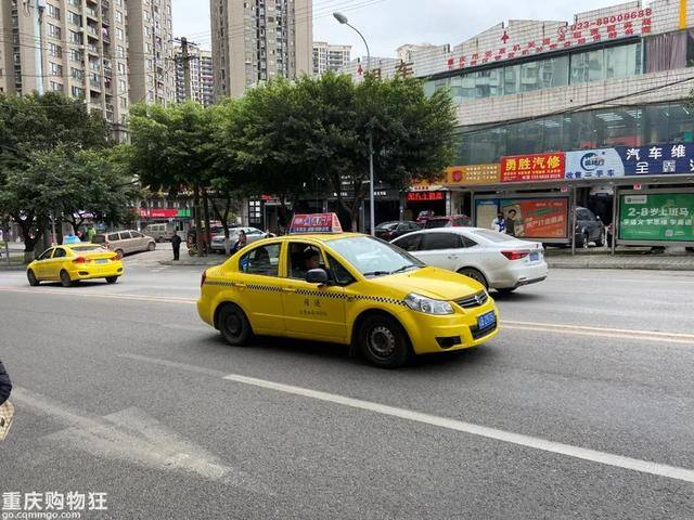 开出租车一个月可以挣多少钱（在重庆当出租车司机是怎样的体验？）