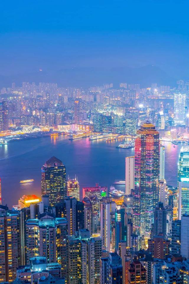 努力赚钱的图片（一个人漫山遍野是为了什么？）