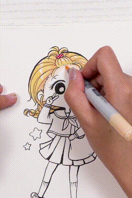 简单又好看的画画教程女生（《我的甜心女孩马克笔q版漫画人物教程》甜意十足的案例）