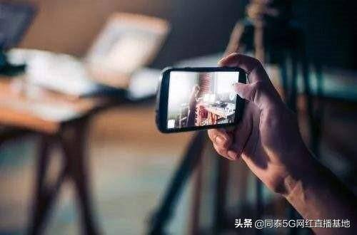 抖音上纯聊天的直播怎么赚钱（抖音直播赚钱的秘诀）