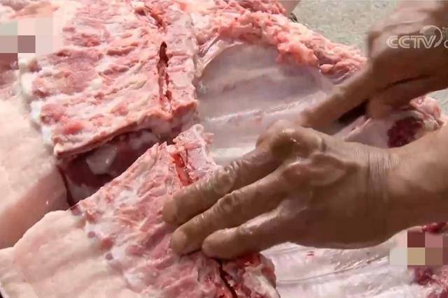 承包1000亩土地种粮食赚钱吗（农村小伙卖黑猪肉，10天卖出20多头猪）