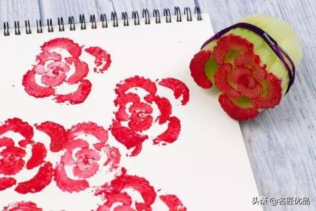 简单的绘画作品（手把手教你画彩虹，简单又有趣！）
