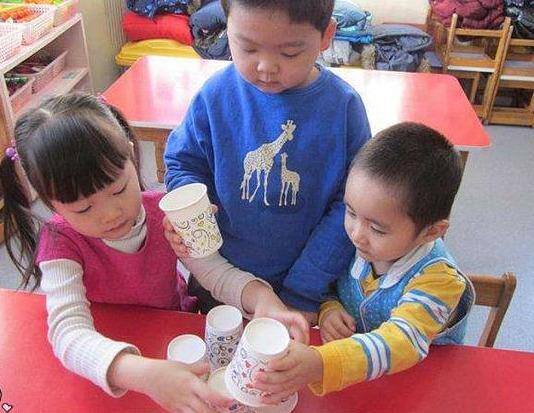 儿童玩的游戏（幼儿园小游戏之新年祝福）