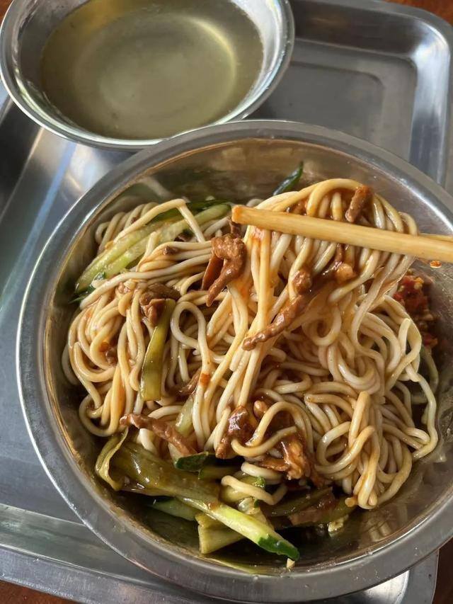 小学门口做什么生意最好（《水是多少回忆录》青春翻开呢，那些忘不了的味道）