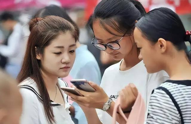 女人做什么行业最挣钱而有稳定（女生选择什么专业比较好？）