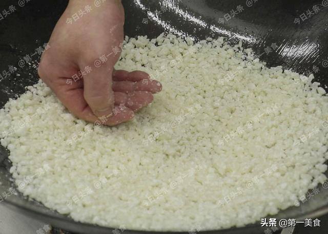 摆摊小吃（炸麻花这样做，酥脆酥脆，比外面买的还好吃）