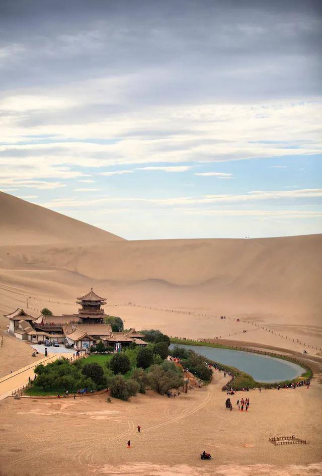 努力赚钱的图片（一个人漫山遍野是为了什么？）