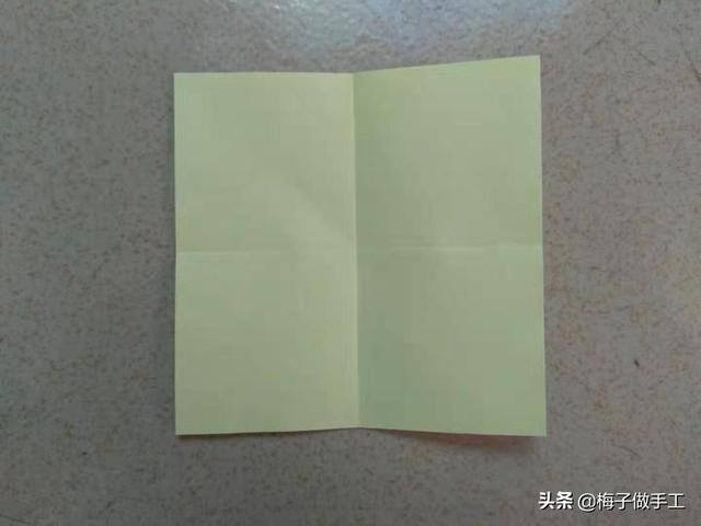 风车怎么做手工（折纸风车的两种折法，都非常简单，学会了给宝宝做一个风车玩吧）
