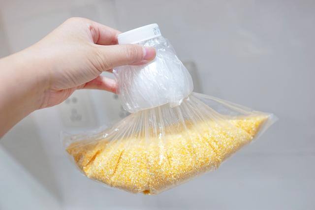 变废为宝简单小手工（湿纸巾盖改造）
