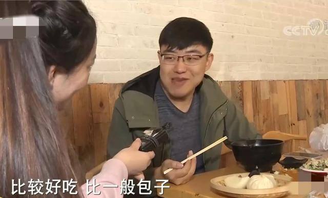 承包1000亩土地种粮食赚钱吗（农村小伙卖黑猪肉，10天卖出20多头猪）