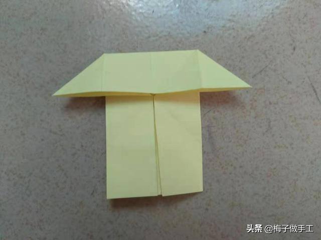 风车怎么做手工（折纸风车的两种折法，都非常简单，学会了给宝宝做一个风车玩吧）