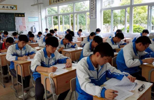 目前学什么技术前景好（高考后选择哪些专业比较好？）