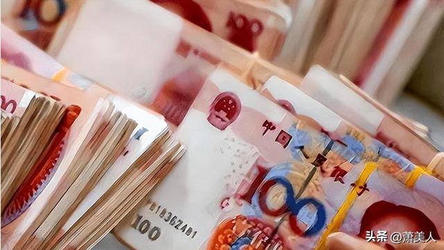 满脑子只想挣钱的女人（赌场小白，手上有点钱的人很容易被人盯上）