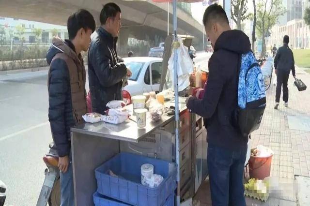 每天赚50零花钱的方法（一个50多岁的人，做什么能挣快钱？）