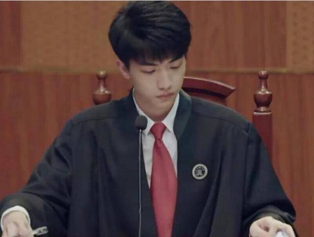赚钱的专业（大学专业收入排行榜，啥专业以后“高薪”途？）