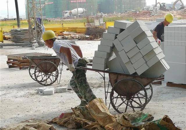 今年钱怎么这么难挣（为什么生意越来越难赚？）