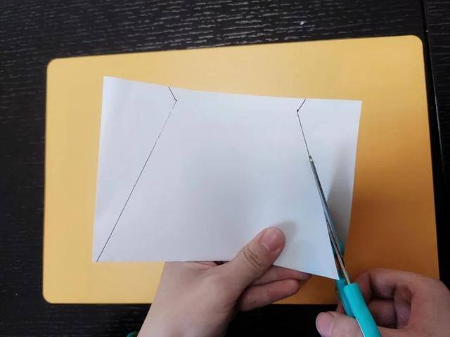 口罩做手工（亲爱的小朋友们，你们学会怎么制作口罩了吗？）