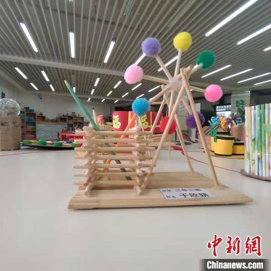 利用废品做手工（小学生创意手工艺品）