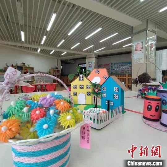 利用废品做手工（小学生创意手工艺品）