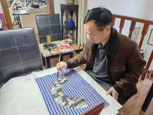 画扇子的好看图片大全（浦东新区美术教师瞿剑宛：用画笔绘就时代精神图谱）