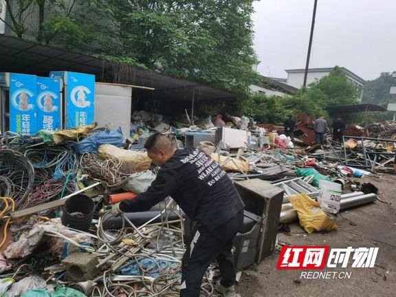 收废品赚钱嘛（回收废品回收行业在外行人看来没什么门道）