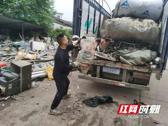 收废品赚钱嘛（回收废品回收行业在外行人看来没什么门道）