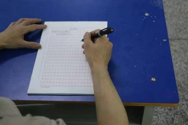 我的饭店赚钱游戏下载（我是一名服刑人员）
