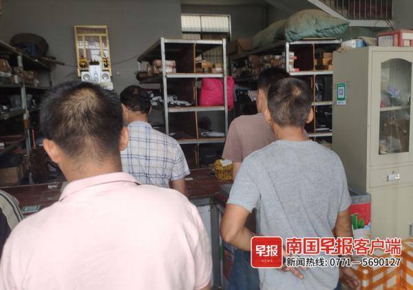 寄快递一般多少钱（取快递被多收2元）