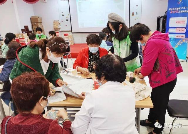 用废旧物品做东西（月浦镇举行环保手作课——“牛奶盒改造暖冬小花篮”）