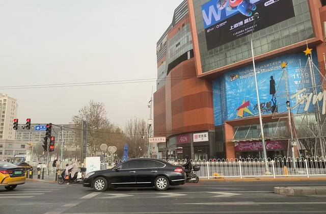 广州跑网约车一个月能挣多少钱（出车12小时只有一单，豪华车司机率先嗅到风向）