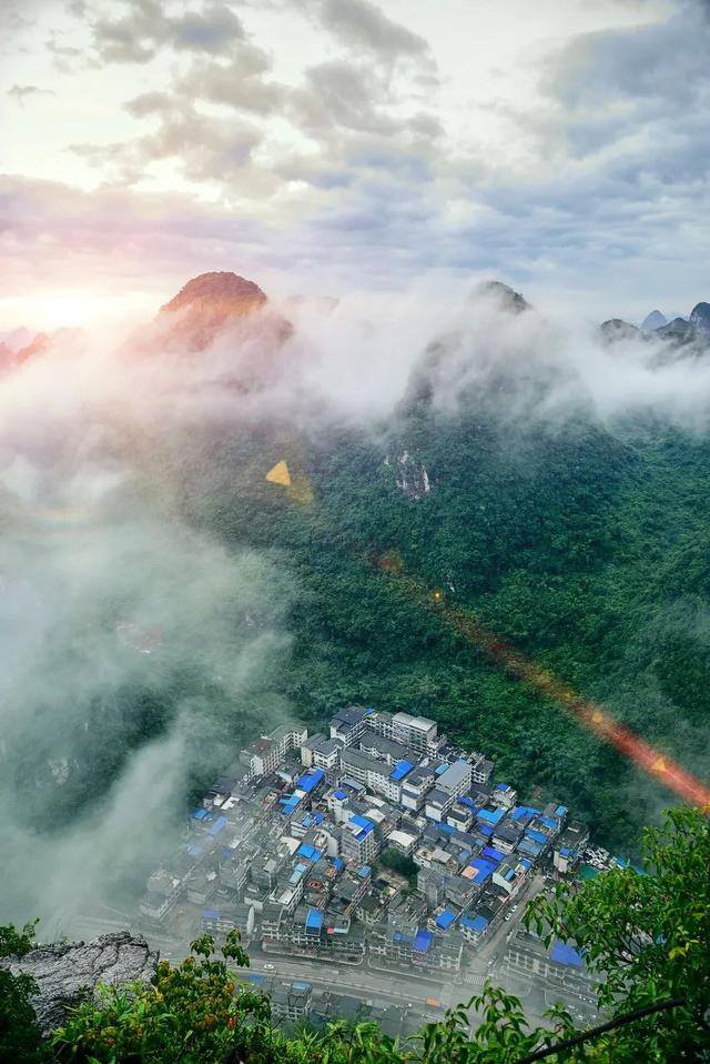 努力赚钱的图片（一个人漫山遍野是为了什么？）