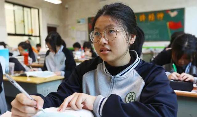 目前学什么技术前景好（高考后选择哪些专业比较好？）