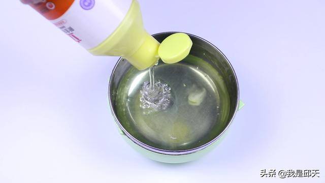 如何制作胶水（家里的胶水不用买了，教你一个小妙招，方法简单又实用）