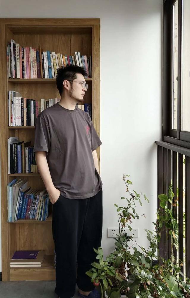 抖音特效师挣钱吗（aky小同学的“容貌焦虑”）