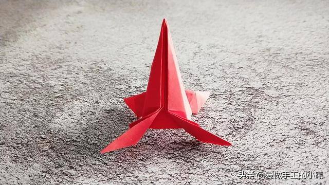 简易手工制作小作品（儿童趣味手工——火箭折纸教程）