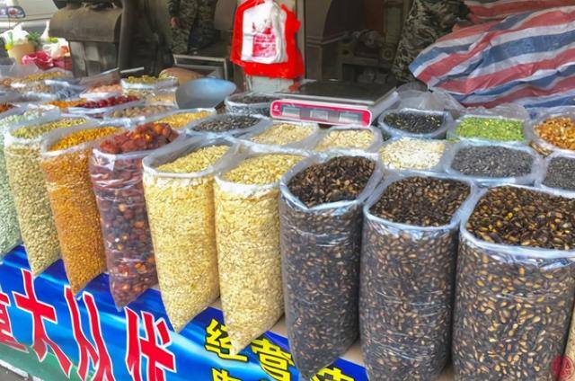 适合新手摆地摊做的小本生意（菜市场附近卖什么最吸引人）
