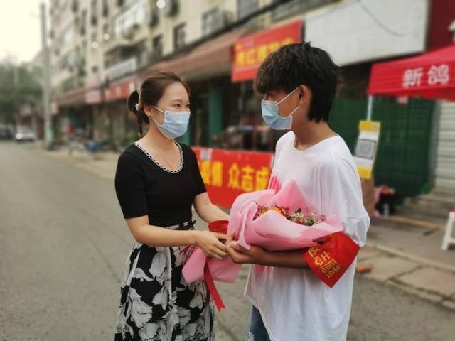 七夕节儿童画简单漂亮（中牟县文明路小学开展“团结战‘疫’别样七夕”主题活动）