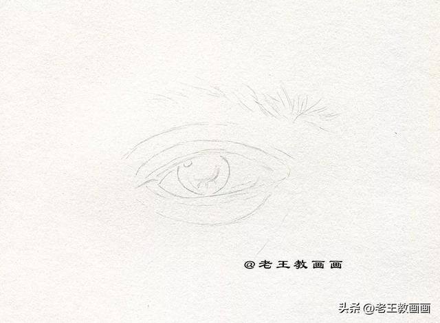 好看的眼睛怎么画（教你画一幅素描眼睛）