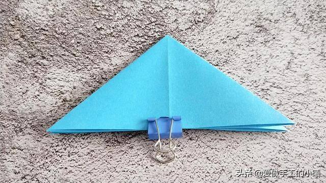 简易手工制作小作品（儿童趣味手工——火箭折纸教程）