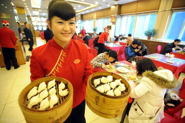 开什么早餐店好（夫妻俩开早餐店，只喝豆浆、稀饭，靠什么盈利？）