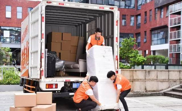 现在跑货拉拉一个月能挣多少钱（货拉拉月活用户达840万）