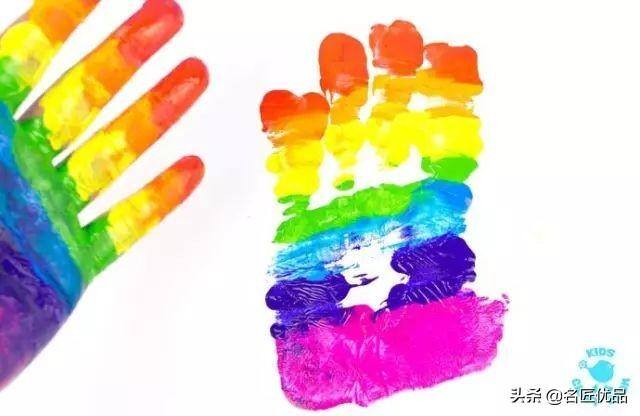 简单的绘画作品（手把手教你画彩虹，简单又有趣！）