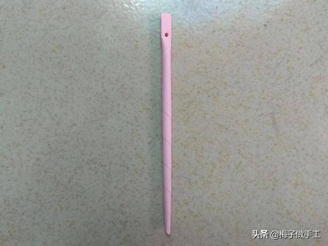 风车怎么做手工（折纸风车的两种折法，都非常简单，学会了给宝宝做一个风车玩吧）