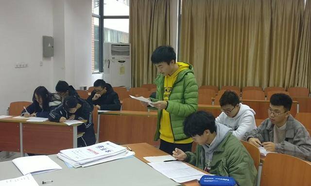 大学生赚钱的方法（大学生4年存下15万，赚钱方式引关注）