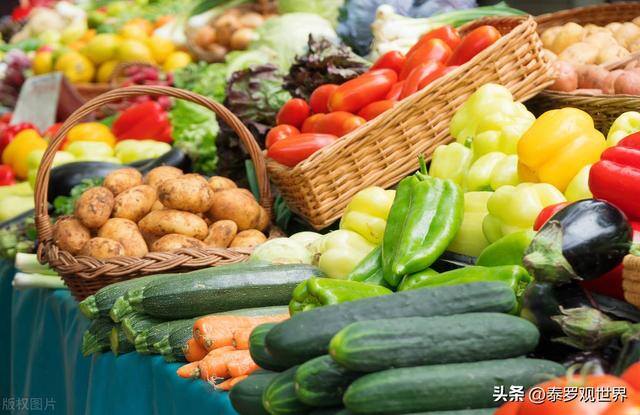 在菜市场做什么生意比较赚钱（蔬菜生意背后的赚钱门道）